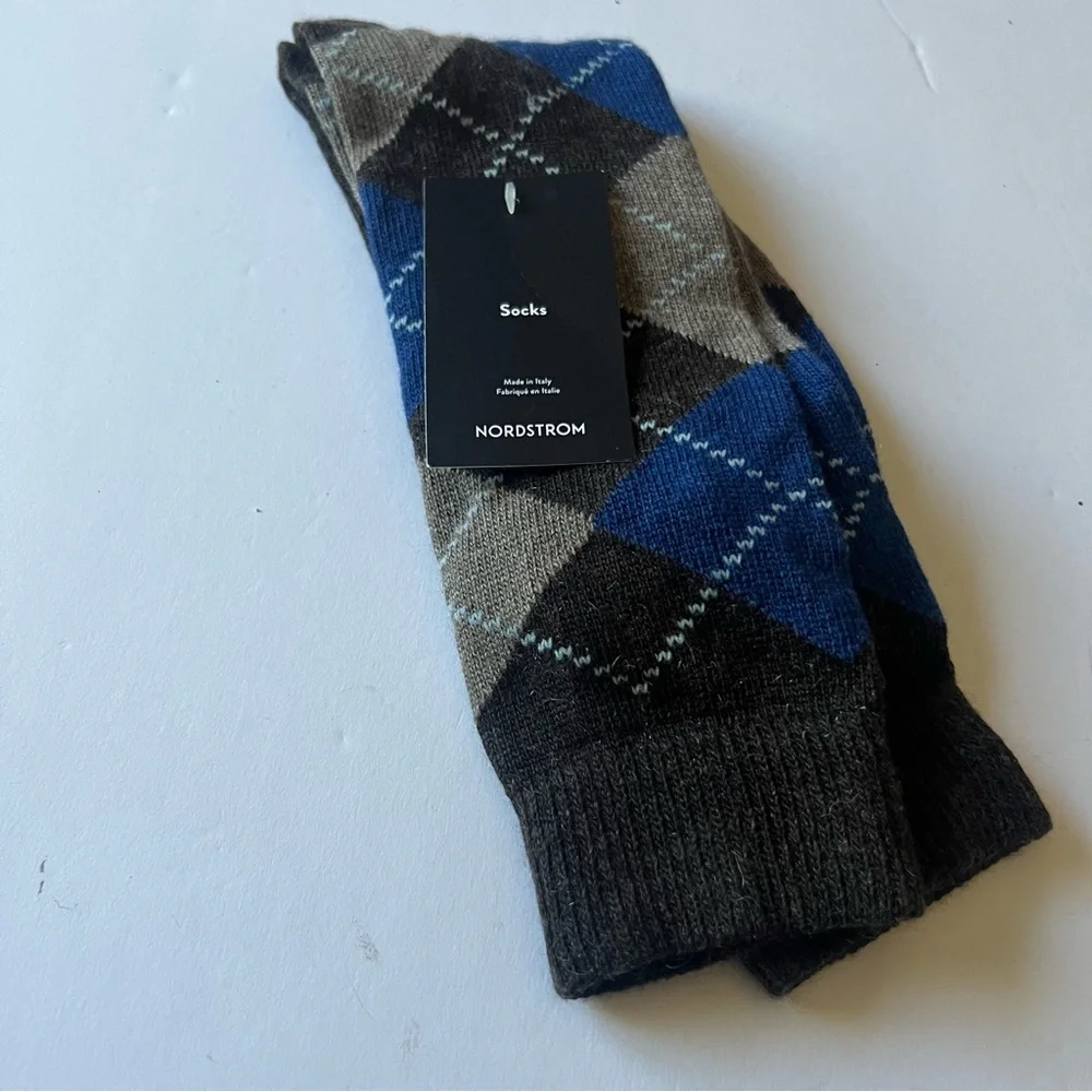 NORDSTROM MENS CASHMERE BLEND ARGYLE SOCKS BLUE BROWN OS NWT